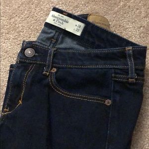 Dark wash skinny jeans